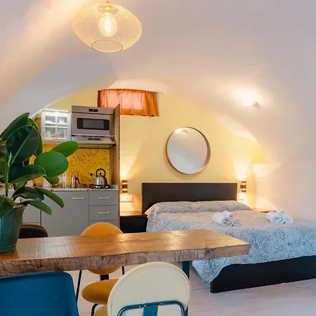 Appartamento Casa Anastasia With Private Patio By Gardadoma