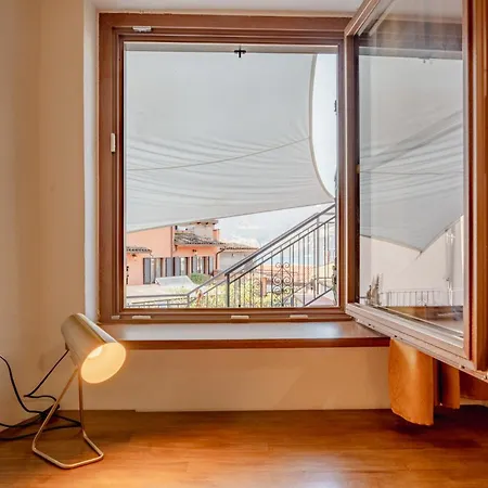 Casa Anastasia With Private Patio By Gardadoma Appartamento Brenzone sul Garda