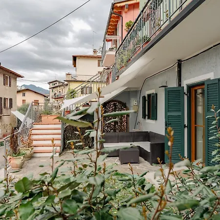 Casa Anastasia With Private Patio By Gardadoma Brenzone sul Garda